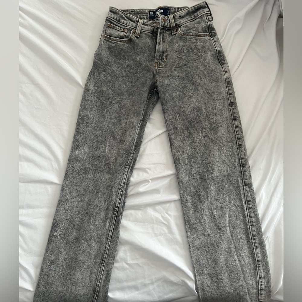 Hollister Women’s Washed Acid Wash Gray Low-rise Dad Jean